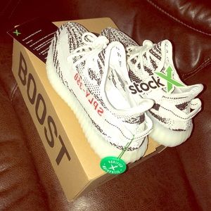 Adidas Yeezy 350 Boost V2 Zebra Men’s 7